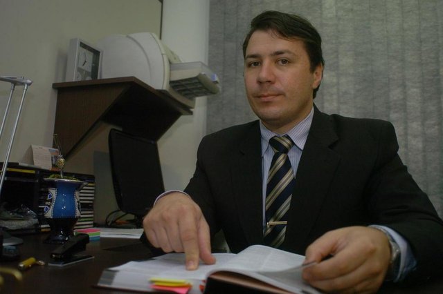 *** Claudio- operacao Rodin 2 ***Fotos para matéria sobre os primeiros depoimentos de testemunhas santamarienses na Operação Rodin. Na foto o delegado Gustavo Schneider