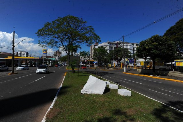  Prefeitura de Santa Maria vai fechar a passagem em canteiros na Avenida MedianeiraRetorno em frente ao supermercado Nacional