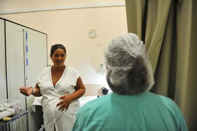 Santa Maria - RS - BRASIL - 09/11/2017Centro obst&eacute;trico lotado no HUSMFRANCIELI PERREIRA &iquest; 26 ANOS &iquest; DONA DE CASA