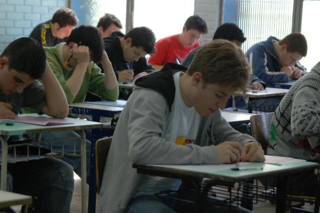 *** 08/31- Francieli - Provas do Enem ***Provas do Enem no Colégio Cícero Barreto *** 08/31- Francieli - Provas do Enem ***Provas do Enem no Colégio Cícero Barreto