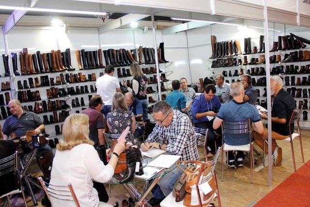 Credito da foto: Wellington Licinio, divulgaçãoExportadores na SC Trade Show mostram calçados fabricados em SC e que são vendidos para mais de 50 países. Credito da foto: Wellington Licinio, divulgaçãoExportadores na SC Trade Show mostram calçados fabricados em SC e que são vendidos para mais de 50 países.
