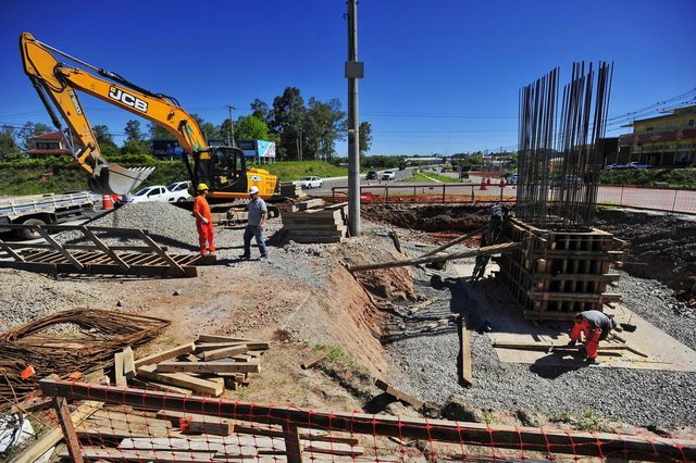 SANTA MARIA, RS, BRASIL. 31/10/2017.Obras Viaduto travesia urbana.FOTO: GABRIEL HAESBAERT / NEWCO DSM SANTA MARIA, RS, BRASIL. 31/10/2017.Obras Viaduto travesia urbana.FOTO: GABRIEL HAESBAERT / NEWCO DSM