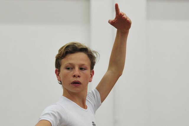 JOINVILLE,SC,BRASIL,08-11-2017.Bailarinos no Bolshoi.Elizandro Breschoviski, 15 anos.(Foto:Salmo Duarte/A Notícia) JOINVILLE,SC,BRASIL,08-11-2017.Bailarinos no Bolshoi.Elizandro Breschoviski, 15 anos.(Foto:Salmo Duarte/A Notícia)