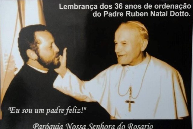 Em 1999 com o Papa João Paulo II, em Roma Em 1999 com o Papa João Paulo II, em Roma
