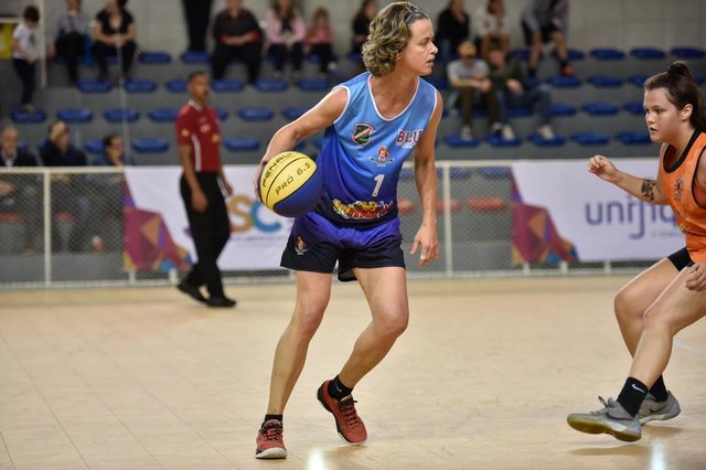 Leila, jogadora do basquete feminino de Blumenau Leila, jogadora do basquete feminino de Blumenau