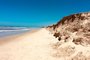 Praia Grande, em Torres. Mar recua e esculpe dunas de areia