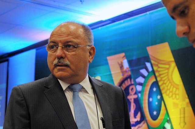 Santa Maria, RS, Brasil, 08/11/2017.Abertura do III Seminário Internacional de Defesa, realizado no Hotel Business Beira Rio ¿ Recanto Maestro.Com a presença do ministro da Defesa, Raul Jungmann, e do ministro-chefe do Gabinete de Segurança Institucional da Presidência da República general, Sérgio Etchegoyen. Santa Maria, RS, Brasil, 08/11/2017.Abertura do III Seminário Internacional de Defesa, realizado no Hotel Business Beira Rio ¿ Recanto Maestro.Com a presença do ministro da Defesa, Raul Jungmann, e do ministro-chefe do Gabinete de Segurança Institucional da Presidência da República general, Sérgio Etchegoyen.