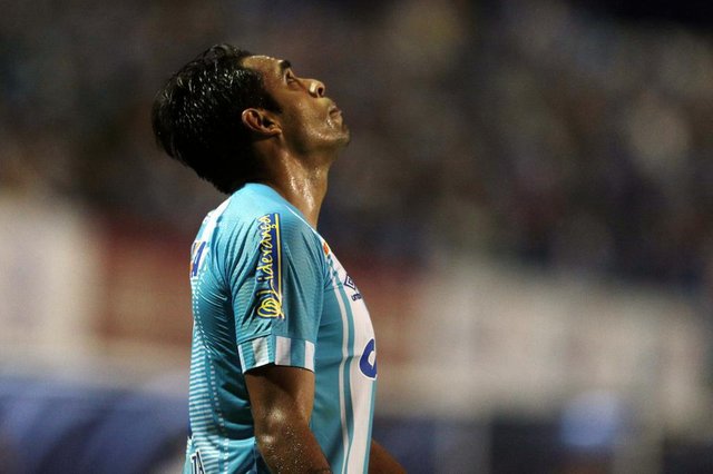 Junior DutraFLORIANÓPOLIS, SC, BRASIL, 29-10-2017: Avaí x Grêmio pela série A do Brasileirão. Junior DutraFLORIANÓPOLIS, SC, BRASIL, 29-10-2017: Avaí x Grêmio pela série A do Brasileirão.