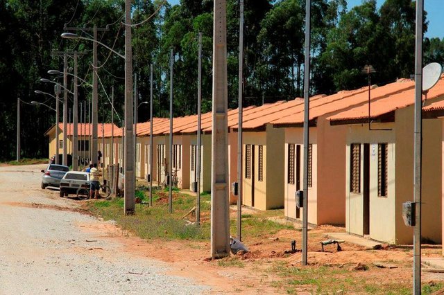 Moradores recebem moradias de novo loteamento popular em S&atilde;o Sep&eacute;