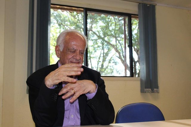 Ex-senador Pedro Simon (PMDB), 87 anos, d&aacute; entrevista na Reda&ccedil;&atilde;o do Di&aacute;rio durante visita &agrave; regi&atilde;o
