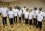 Natal do Bem: em ONG de Porto Alegre, doação de alimentos ajuda aposentados