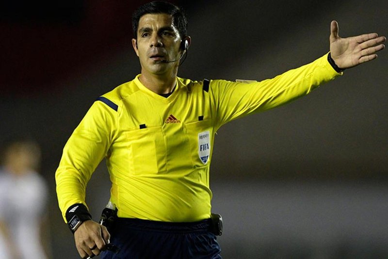 Enrique Cáceres, árbitro paraguaio de Grêmio x Godoy Cruz pela Libertadores