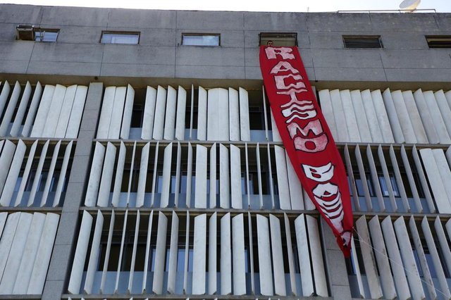  Santa Maria - RS - BRASIL 24/11/2017 Protesto da UFSM