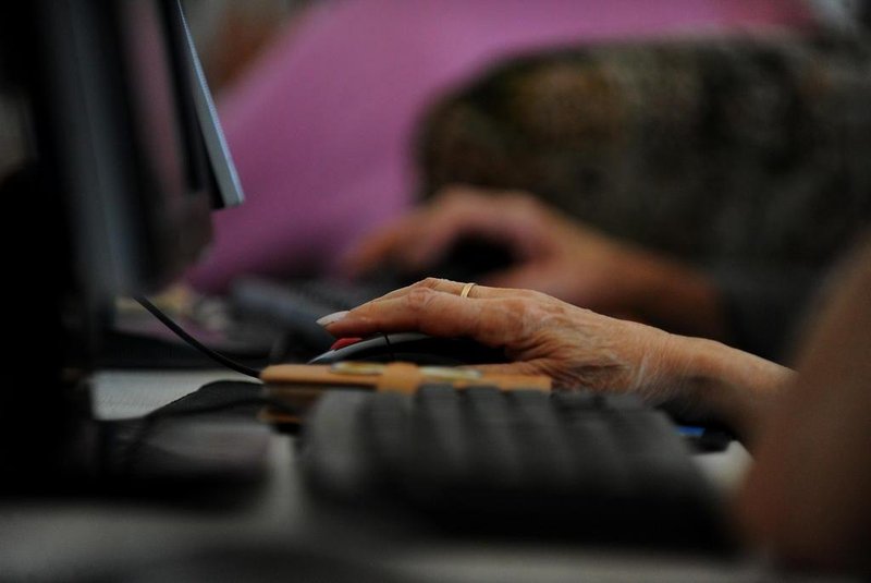  

Santa Maria, RS, Brasil, 01/11/2017.
Associação Beneficente ANKH desenvolve projeto de inclusão digital para idosos com computadores cedidos pela Fundae.