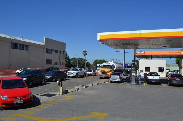 Black Friday 2017 teve at&eacute; gasdolina com desconto em Santa Maria. Promo&ccedil;&atilde;o resultou em filas no posto Maxxi.