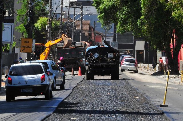 JOINVILLE,SC,BRASIL,24-11-2017.Obras que ficam para 2018,obras na rua São Paulo..(Foto:Salmo Duarte/A Notícia) JOINVILLE,SC,BRASIL,24-11-2017.Obras que ficam para 2018,obras na rua São Paulo..(Foto:Salmo Duarte/A Notícia)