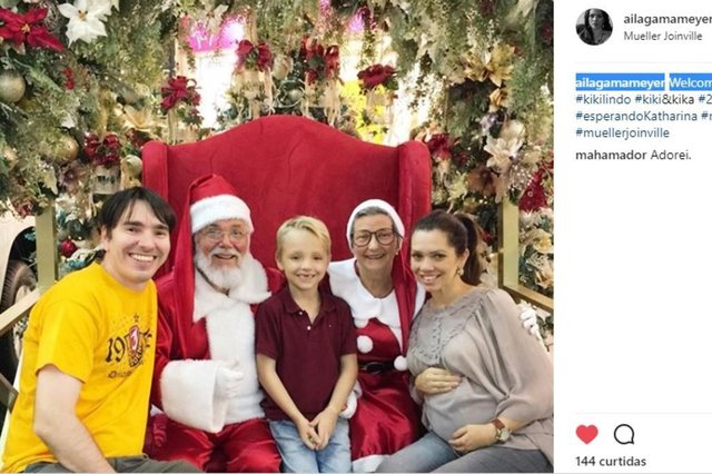 TaNoInsta@ailagamameyer curtindo em família o clima de natal TaNoInsta@ailagamameyer curtindo em família o clima de natal