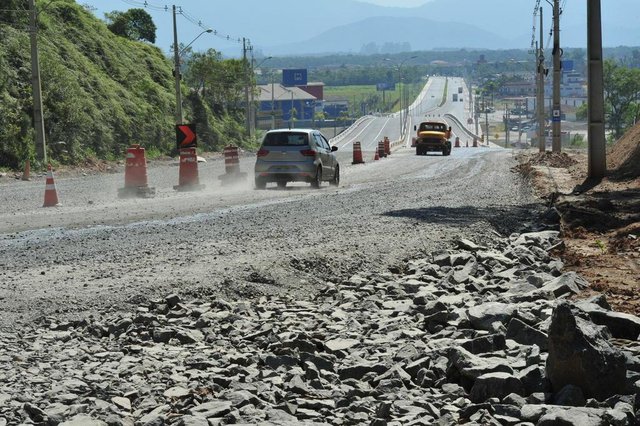 JOINVILLE,SC,BRASIL,16-11-2017.Entrega de obras da Aveninda Santos Dumont,deverá sofrer mudanças.trecho central, ao fundo o trecho Norte.(Foto:Salmo Duarte/A Notícia) JOINVILLE,SC,BRASIL,16-11-2017.Entrega de obras da Aveninda Santos Dumont,deverá sofrer mudanças.trecho central, ao fundo o trecho Norte.(Foto:Salmo Duarte/A Notícia)