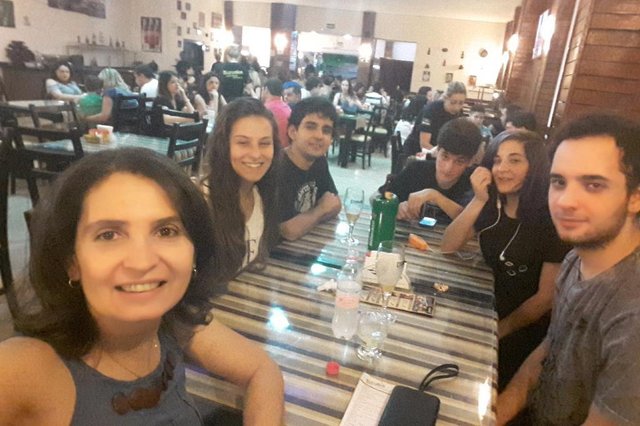 No restaurante Biroska, com os filhos e a nora, em novembro de 2016.