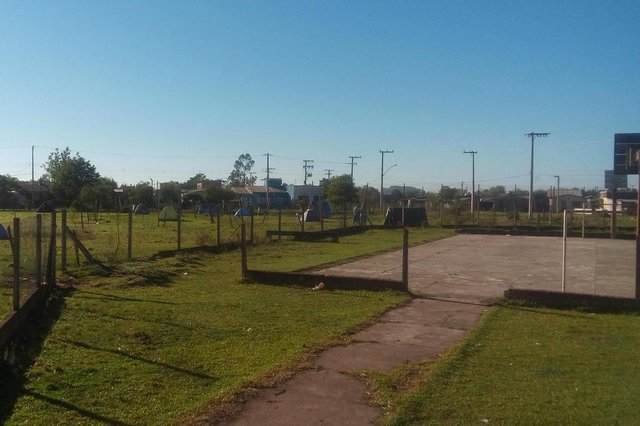 65 fam&iacute;lias invadem &aacute;rea da Escola Estadual Jos&eacute; de Anchieta, em Ros&aacute;rio do Sul. Prefeitura pediu a reintegra&ccedil;&atilde;o de posse. Invas&atilde;o ocorreu no domingo, 26 de novembro de 2017