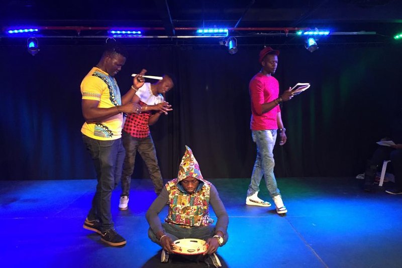 Espetáculo Presença Negra, com a participação de senegaleses