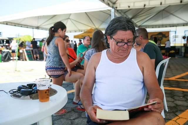 FLORIANOPOLIS, SC, BRASIL, 03/12/2017 - Inauguracao do Parque de Coqueiros - espaco publico do continente comemora as reformas feitas nos ultimos 10 dias e publico aprova as melhorias.Foto: Carlos BrumLocal: FlorianópolisIndexador: Betina HumeresFonte: Diário Catarinense FLORIANOPOLIS, SC, BRASIL, 03/12/2017 - Inauguracao do Parque de Coqueiros - espaco publico do continente comemora as reformas feitas nos ultimos 10 dias e publico aprova as melhorias.Foto: Carlos BrumLocal: FlorianópolisIndexador: Betina HumeresFonte: Diário Catarinense