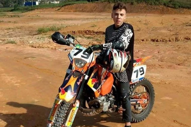 Menino Morre em acidente Menino Morre em acidente