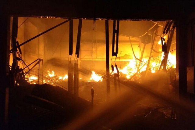 Incêndio atinge empresa têxtil em Guabiruba Incêndio atinge empresa têxtil em Guabiruba