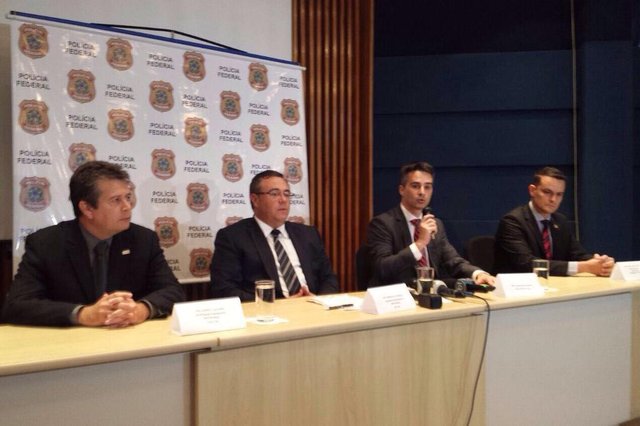 Polícia Federal realiza coletiva para falar da operação Torre de Marfim, que pretende combater fraudes na UFSC Polícia Federal realiza coletiva para falar da operação Torre de Marfim, que pretende combater fraudes na UFSC