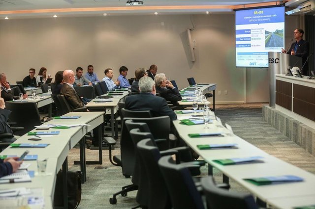 FLORIANOPOLIS, SC, BRASIL, 11/12/2017 - Reuniao na FIESC lanca agenda da industria para a infraestrutura de transportesFoto: Ronaldo Carioni Barbosa, superintendente do Dnit SCLocal: FlorianópolisIndexador: Betina HumeresFonte: Diário Catarinense FLORIANOPOLIS, SC, BRASIL, 11/12/2017 - Reuniao na FIESC lanca agenda da industria para a infraestrutura de transportesFoto: Ronaldo Carioni Barbosa, superintendente do Dnit SCLocal: FlorianópolisIndexador: Betina HumeresFonte: Diário Catarinense