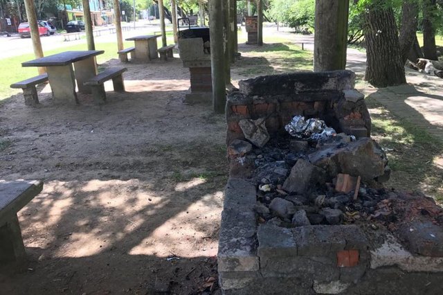 Situação das praias de Porto Alegre: Lami e Belém NovoNa foto, churrasqueira destruída na praia do Lami Situação das praias de Porto Alegre: Lami e Belém NovoNa foto, churrasqueira destruída na praia do Lami