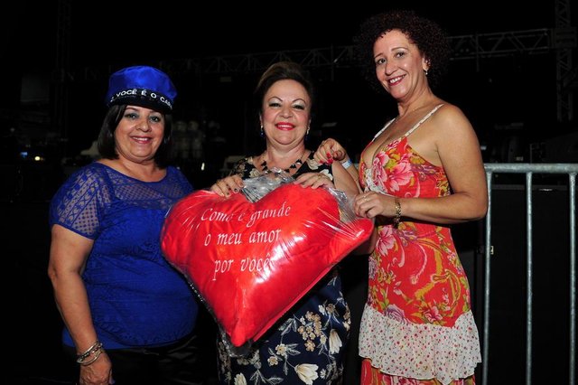 JOINVILLE,SC,BRASIL,14-12-2017.Social durante o show de Roberto Carlos.E-D: Marilda Catão,Maria Chryssa e Katia Carvalho.(Foto:Salmo Duarte/A Notícia) JOINVILLE,SC,BRASIL,14-12-2017.Social durante o show de Roberto Carlos.E-D: Marilda Catão,Maria Chryssa e Katia Carvalho.(Foto:Salmo Duarte/A Notícia)