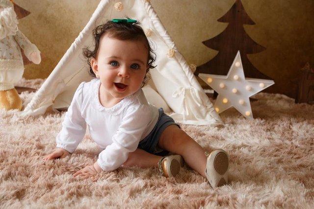 Sophie Hoffmann num daqueles momentos fofura do seu ensaio de Natal. Linda demais, né? Não tem como não se encantar. Sophie Hoffmann num daqueles momentos fofura do seu ensaio de Natal. Linda demais, né? Não tem como não se encantar.
