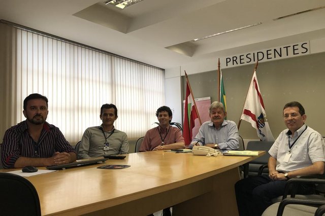 Coluna Estela 19-12-2017: Grupo gestor da Aresc, a Agência de Regulação de Serviços Públicos de Santa Catarina Coluna Estela 19-12-2017: Grupo gestor da Aresc, a Agência de Regulação de Serviços Públicos de Santa Catarina