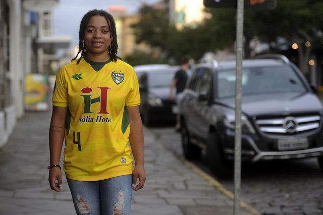 CAXIAS DO SUL, RS, BRASIL, 19/12/2017 - Ketlin Borges, a Teti, conquistou o campeonato mundial de futsal clássico, pela Seleção Brasileira. A conquista se deu na Espanha. (Marcelo Casagrande/Agência RBS) CAXIAS DO SUL, RS, BRASIL, 19/12/2017 - Ketlin Borges, a Teti, conquistou o campeonato mundial de futsal clássico, pela Seleção Brasileira. A conquista se deu na Espanha. (Marcelo Casagrande/Agência RBS)