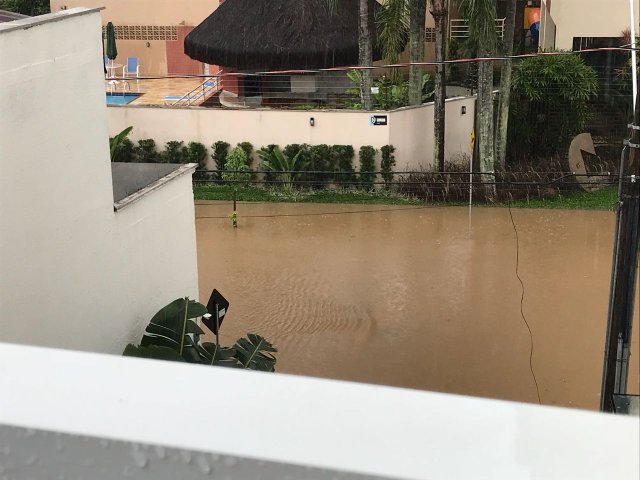 Alagamento na Rua Bahia, bairro Anita Garibaldi Alagamento na Rua Bahia, bairro Anita Garibaldi