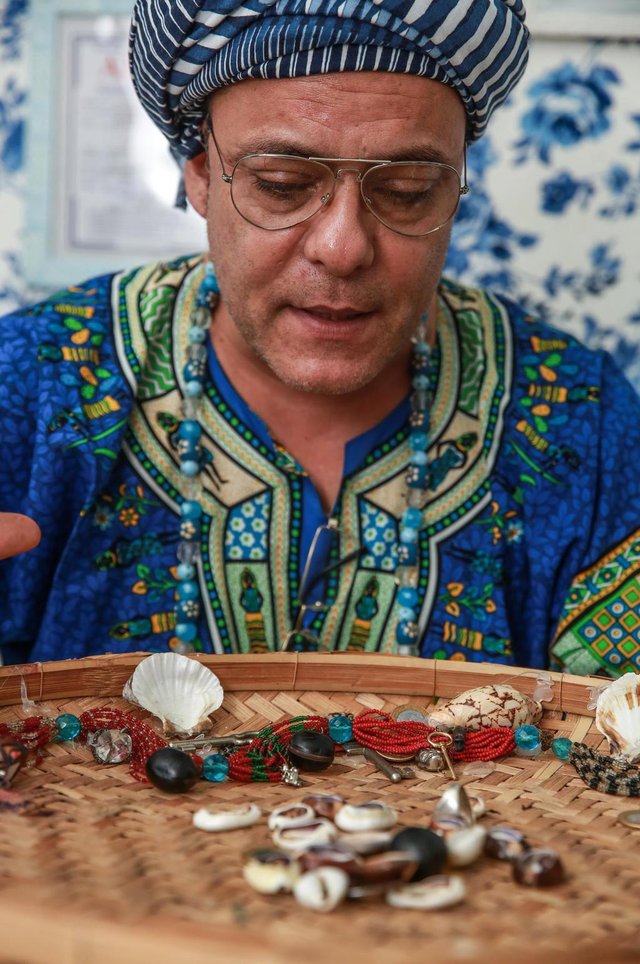 FLORIANOPOLIS, SC, BRASIL, 28/12/2017 - Yuri de Yemanja faz previsoes para o ano de 2018Local: FlorianópolisIndexador: Betina HumeresFonte: Diário Catarinense FLORIANOPOLIS, SC, BRASIL, 28/12/2017 - Yuri de Yemanja faz previsoes para o ano de 2018Local: FlorianópolisIndexador: Betina HumeresFonte: Diário Catarinense