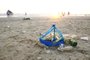  CAPÃO DA CANOA, RS, BRASIL, 01.01.2018. Lixo na beira da praia após festa da virada de ano.Foto: Isadora Neumann/Agência RBS