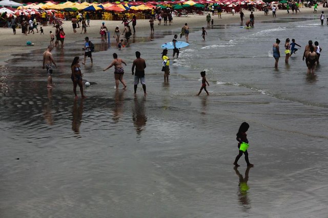 FLORIANÓPOLIS, SC, BRASIL - 01/01/2018Ambiental de praia na Barra da Lagoa FLORIANÓPOLIS, SC, BRASIL - 01/01/2018Ambiental de praia na Barra da Lagoa