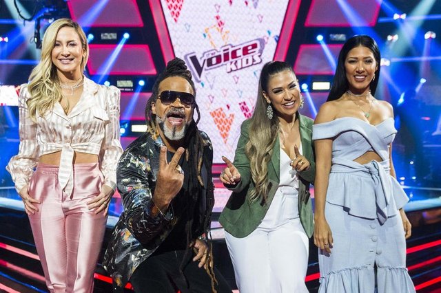 Claudia Leite, Carlinhos Brown e a dupla Simone & Simaria, the voice kids, estreia Claudia Leite, Carlinhos Brown e a dupla Simone & Simaria, the voice kids, estreia