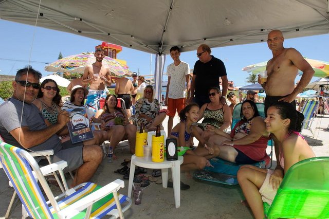 Decreto que regulamenta a utilização de mesas e cadeiras na orla das praias de São Francisco do Sul, provoca divergências entre prefeitura e proprietários de bares e restaurantes. Imagem na Prainha Decreto que regulamenta a utilização de mesas e cadeiras na orla das praias de São Francisco do Sul, provoca divergências entre prefeitura e proprietários de bares e restaurantes. Imagem na Prainha
