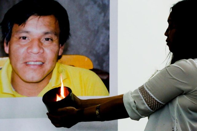 FLORIANOPOLIS, SC, BRASIL, 09.01.2018: Comunidade academica e indios de diferentes nomeacoes, assim como os xoklengs, fizeram uma homenagem hoje na capela da UFSC ao indio assassinado no inicio desse ano, o Marcondes. (Foto: Diorgenes Pandini/Diario Catarinense)Indexador: Diorgenes Pandini FLORIANOPOLIS, SC, BRASIL, 09.01.2018: Comunidade academica e indios de diferentes nomeacoes, assim como os xoklengs, fizeram uma homenagem hoje na capela da UFSC ao indio assassinado no inicio desse ano, o Marcondes. (Foto: Diorgenes Pandini/Diario Catarinense)Indexador: Diorgenes Pandini