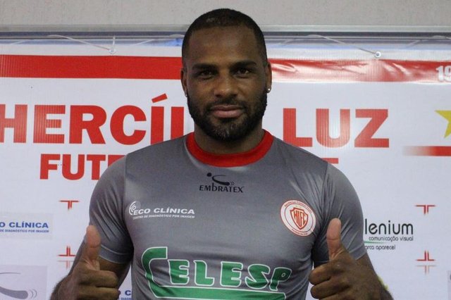 Cléber, Zagueiro, Hercílio Luz Cléber, Zagueiro, Hercílio Luz