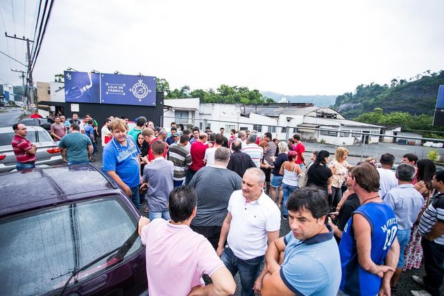 Cristais , Blumenau , material superedição , reunião, sindicato com funcionários da Cristal Blumenau, rescisão de contratos, fechamento da empresa Cristais , Blumenau , material superedição , reunião, sindicato com funcionários da Cristal Blumenau, rescisão de contratos, fechamento da empresa
