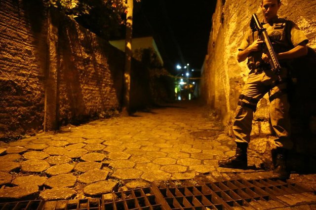 Chacina no Morro da Costeira, quatro mortos e sete feridos Chacina no Morro da Costeira, quatro mortos e sete feridos