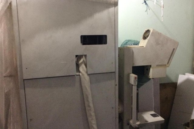 POLÍCIA FEDERAL COMBATE FRAUDE NA IMPORTAÇÃO DE EQUIPAMENTOS MÉDICOS Dionísio Cerqueira/SC- A Polícia Federal deflagrou, na manhã desta terça-feira, 16/01/2018, a Operação ZONA CINZENTA, segunda fase da Operação Equipos, que investiga a importação fraudulenta de equipamentos de diagnóstico médico através da Aduana de Controle Integrado em Dionísio Cerqueira/SC. A investigação iniciou a partir de apreensão de carga de equipamentos médicos em outubro de 2013, na ACI em Dionísio Cerqueira. Na ocasião, foram apreendidos tomógrafos, mamógrafos, dentre outros equipamentos de alto valor comercial, em uma carga avaliada em aproximadamente R$ 3 milhões, sendo R$ 2 milhões os tributos sonegados. POLÍCIA FEDERAL COMBATE FRAUDE NA IMPORTAÇÃO DE EQUIPAMENTOS MÉDICOS Dionísio Cerqueira/SC- A Polícia Federal deflagrou, na manhã desta terça-feira, 16/01/2018, a Operação ZONA CINZENTA, segunda fase da Operação Equipos, que investiga a importação fraudulenta de equipamentos de diagnóstico médico através da Aduana de Controle Integrado em Dionísio Cerqueira/SC. A investigação iniciou a partir de apreensão de carga de equipamentos médicos em outubro de 2013, na ACI em Dionísio Cerqueira. Na ocasião, foram apreendidos tomógrafos, mamógrafos, dentre outros equipamentos de alto valor comercial, em uma carga avaliada em aproximadamente R$ 3 milhões, sendo R$ 2 milhões os tributos sonegados.
