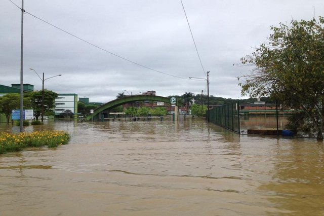 Univille alagada apos forte chuva. Zona Industrial Univille alagada apos forte chuva. Zona Industrial