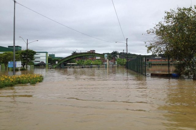 Univille alagada apos forte chuva. Zona Industrial Univille alagada apos forte chuva. Zona Industrial