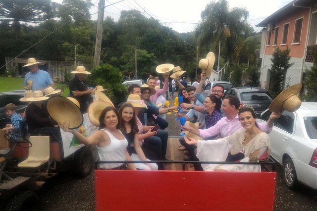 FLORES DA CUNHA, RS, BRASIL, 18/01/2018 - Abertura oficial da Colheita da uva em Flores da Cunha. (Marcelo Casagrande/Agência RBS) FLORES DA CUNHA, RS, BRASIL, 18/01/2018 - Abertura oficial da Colheita da uva em Flores da Cunha. (Marcelo Casagrande/Agência RBS)