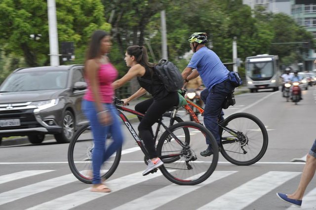 Blumenau - SC - Brasil - 18012018 - Trânsito na Av. Beira Rio em Blumenau Blumenau - SC - Brasil - 18012018 - Trânsito na Av. Beira Rio em Blumenau